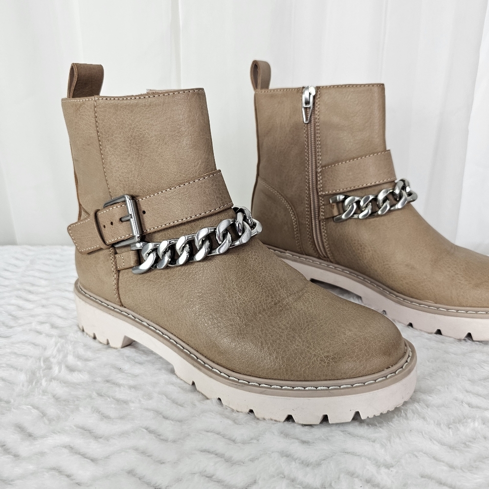 Dolce Vita Padua Taupe Chain-Trim Lug Sole Ankle Boots Size 6 - Picture 4 of 12
